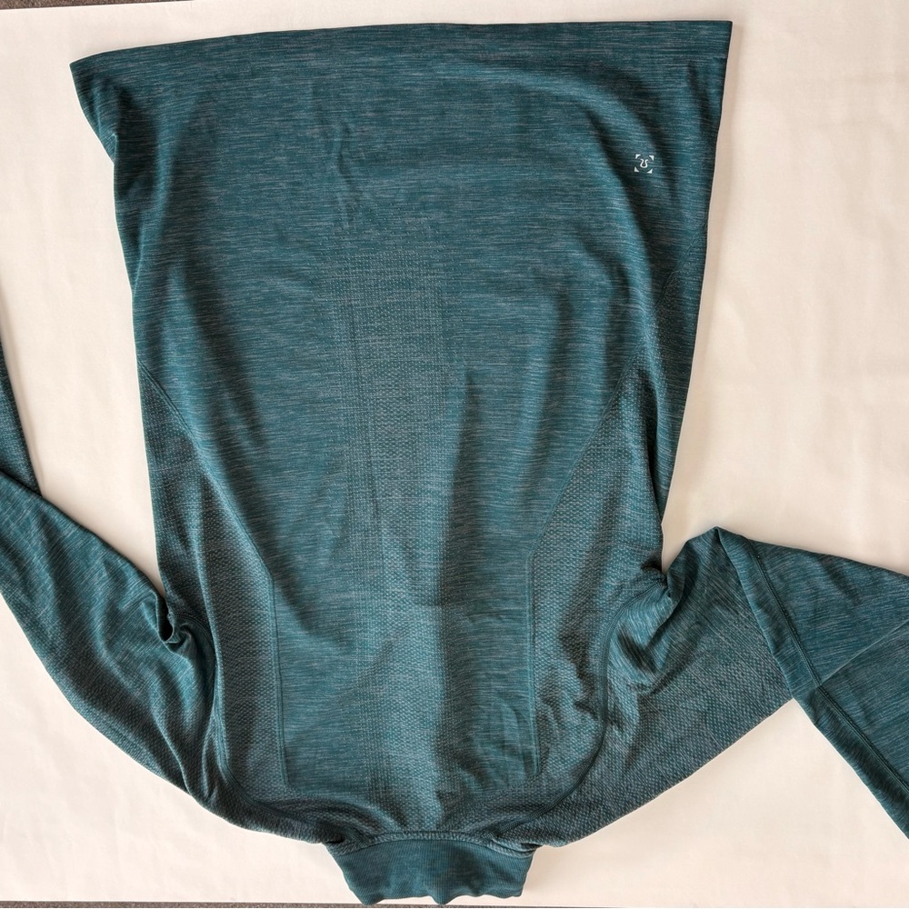 Lululemon men’s Teal Patterned Activewear long sleeve  Top Lululemon men’s